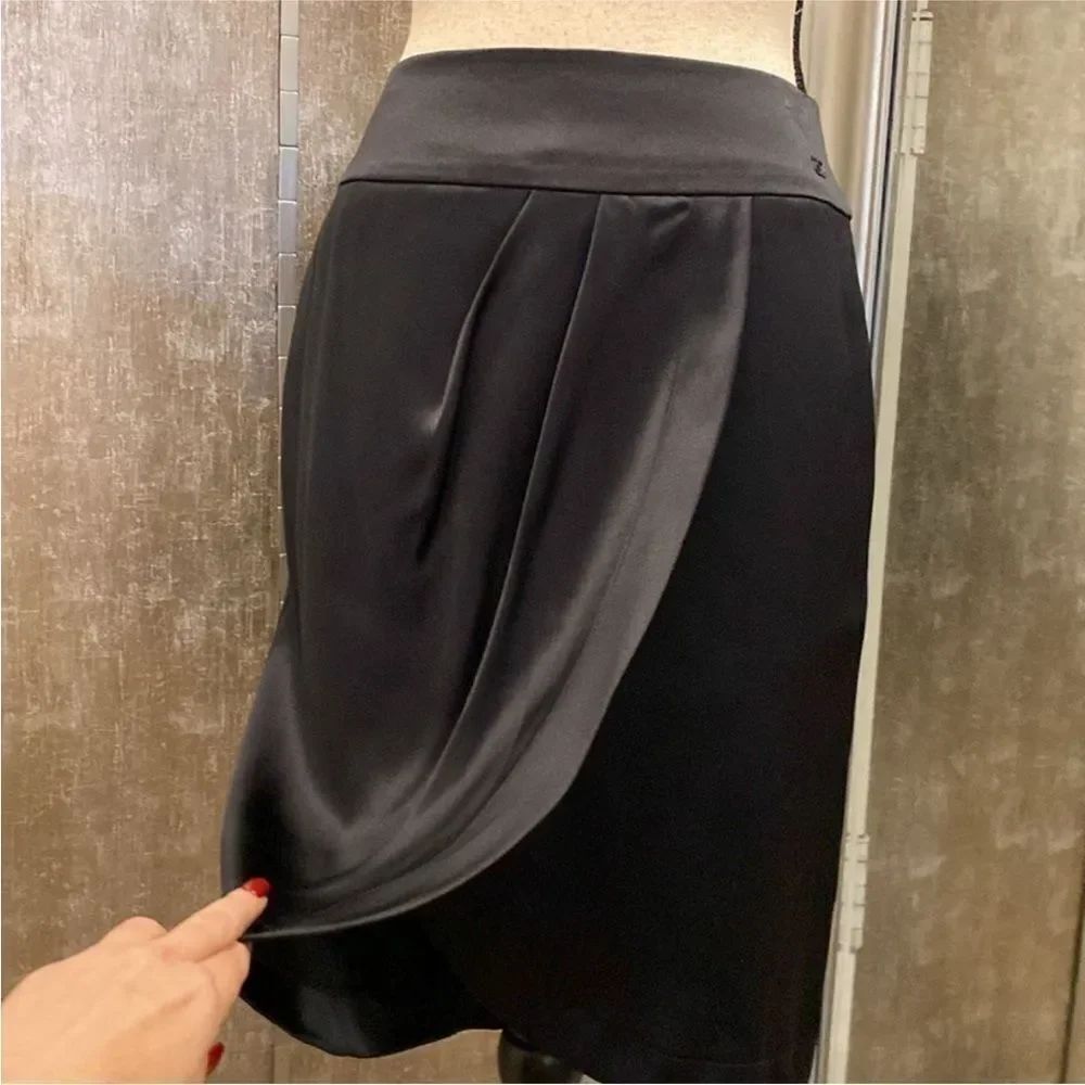 Chanel 100%  tulip skirt, US4